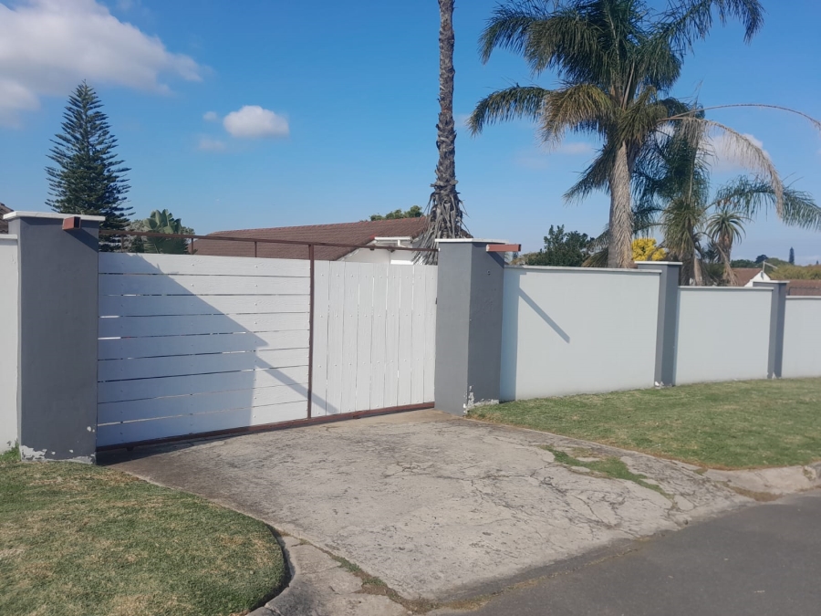 To Let 3 Bedroom Property for Rent in Beacon Bay North Eastern Cape
